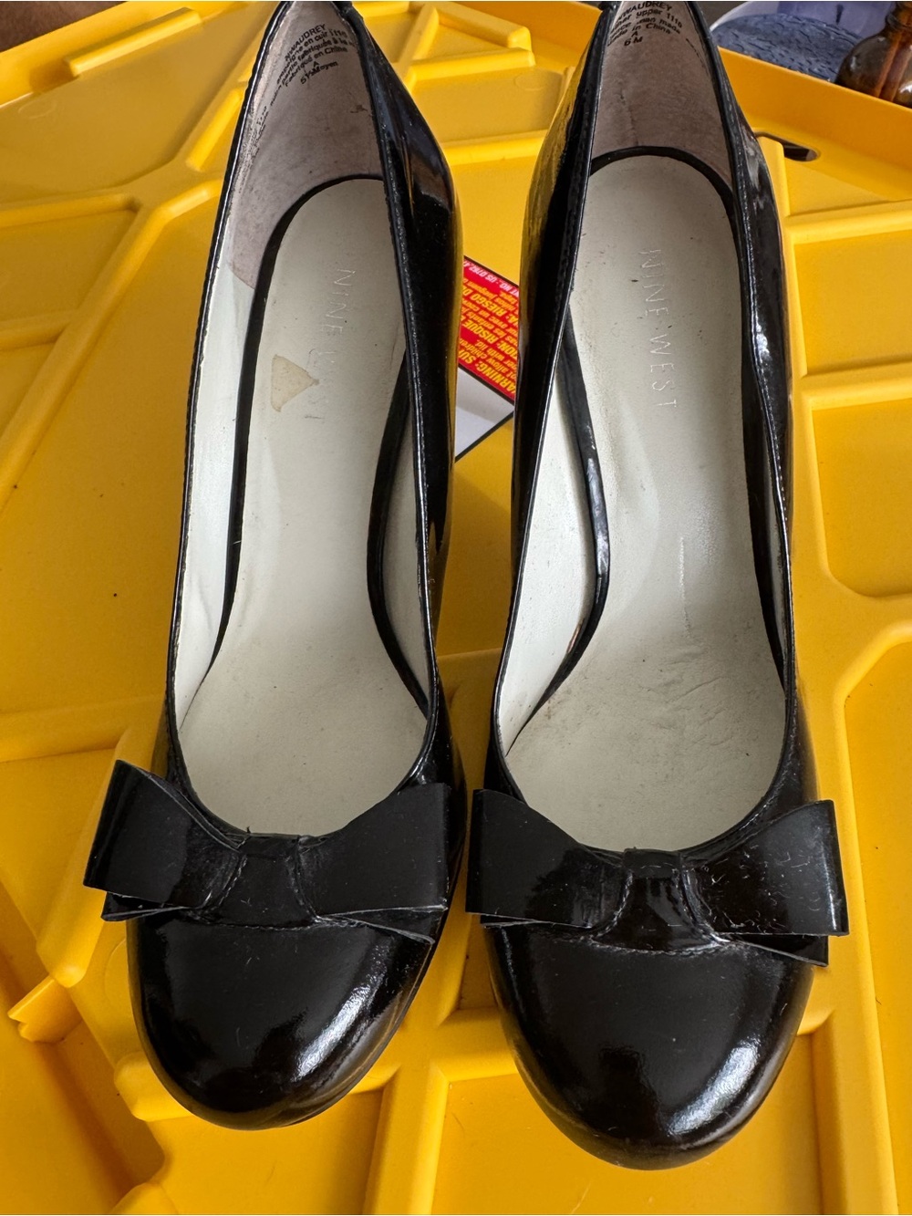 Nine West Black Patent Bow Round-Toe Heels